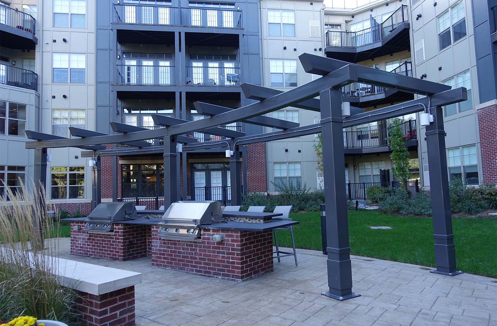 Apartment Courtyard-xxxxxxe-x-Trellis-Other