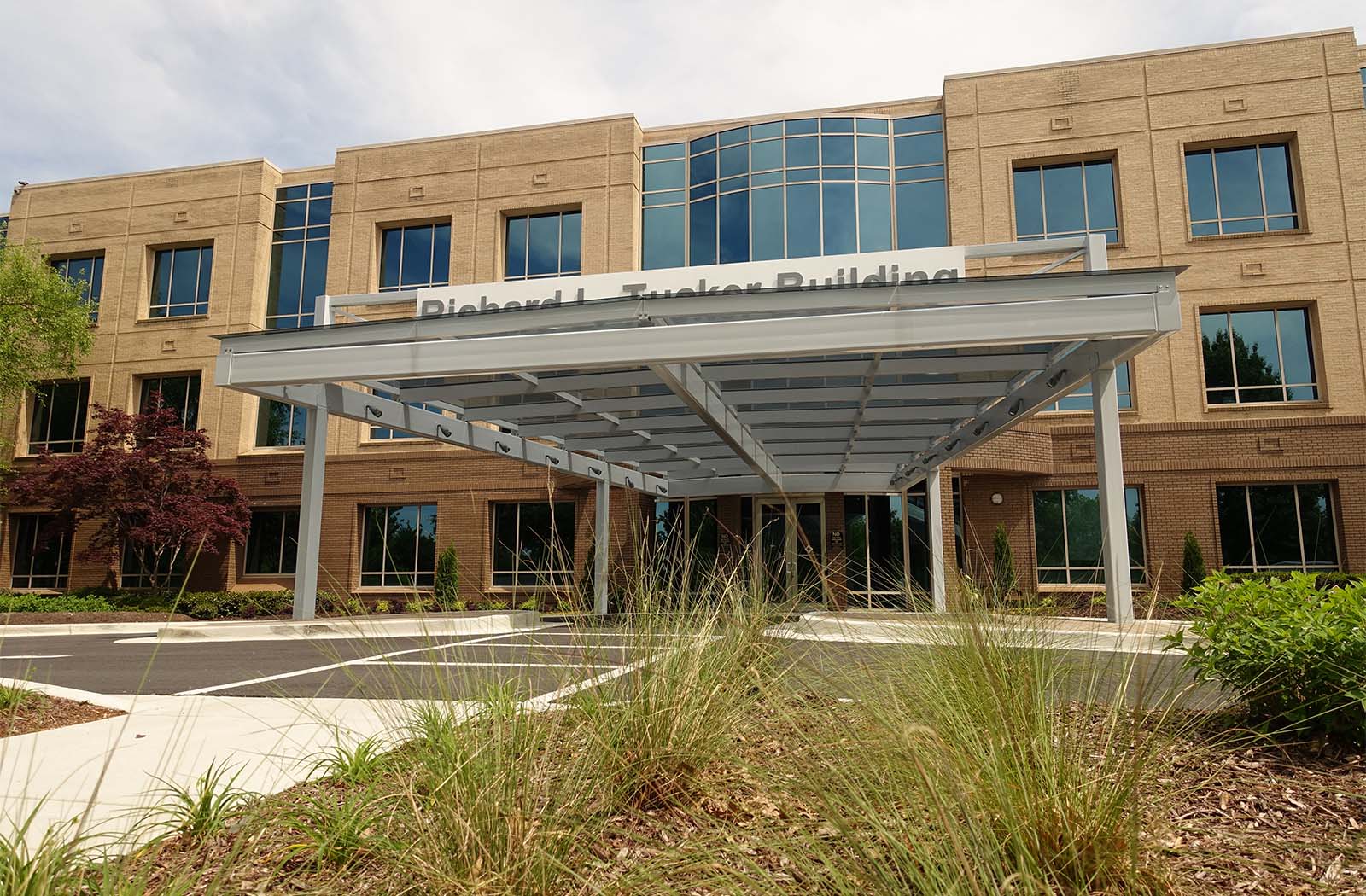 Gwinnett-60961d-x-Entrance Canopy-Commercial