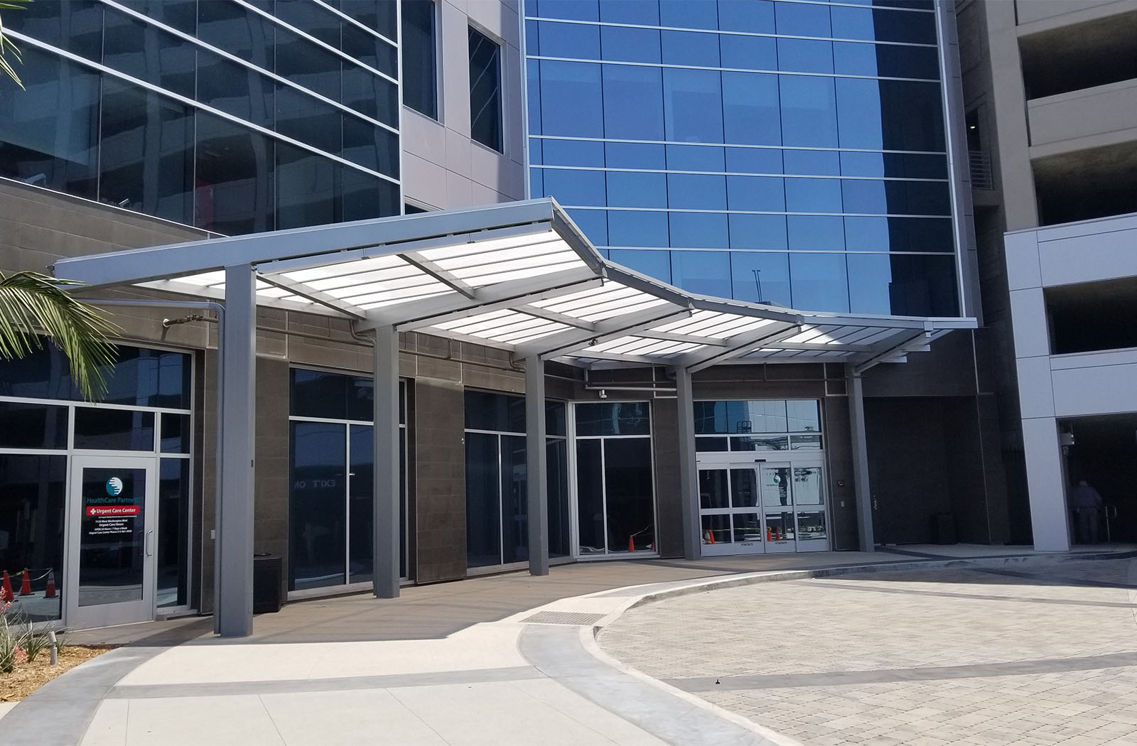 Kaiser-xxxxxxb-x-Walkway Covers-Healthcare