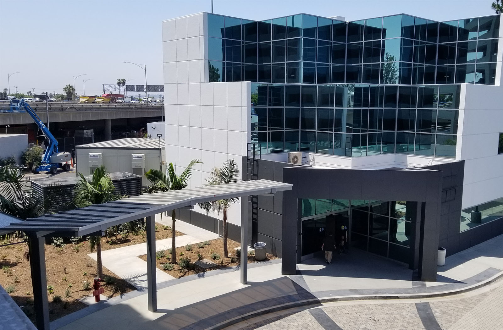 Kaiser-xxxxxxc-x-Walkway Covers-Healthcare