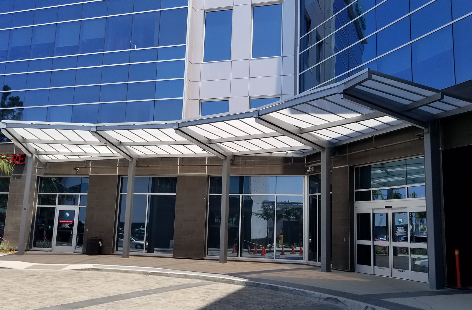 Kaiser-xxxxxxd-x-Walkway Covers-Healthcare