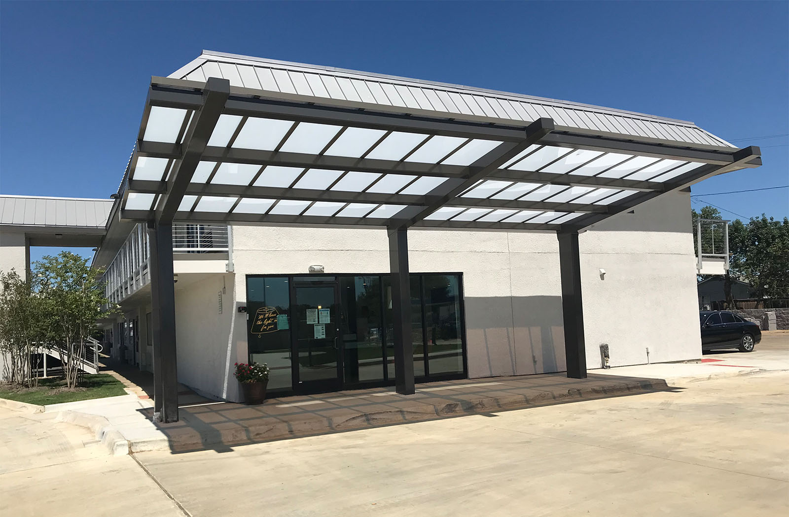 Motel 6-62182a-x-Entrance Canopy-Hospitality