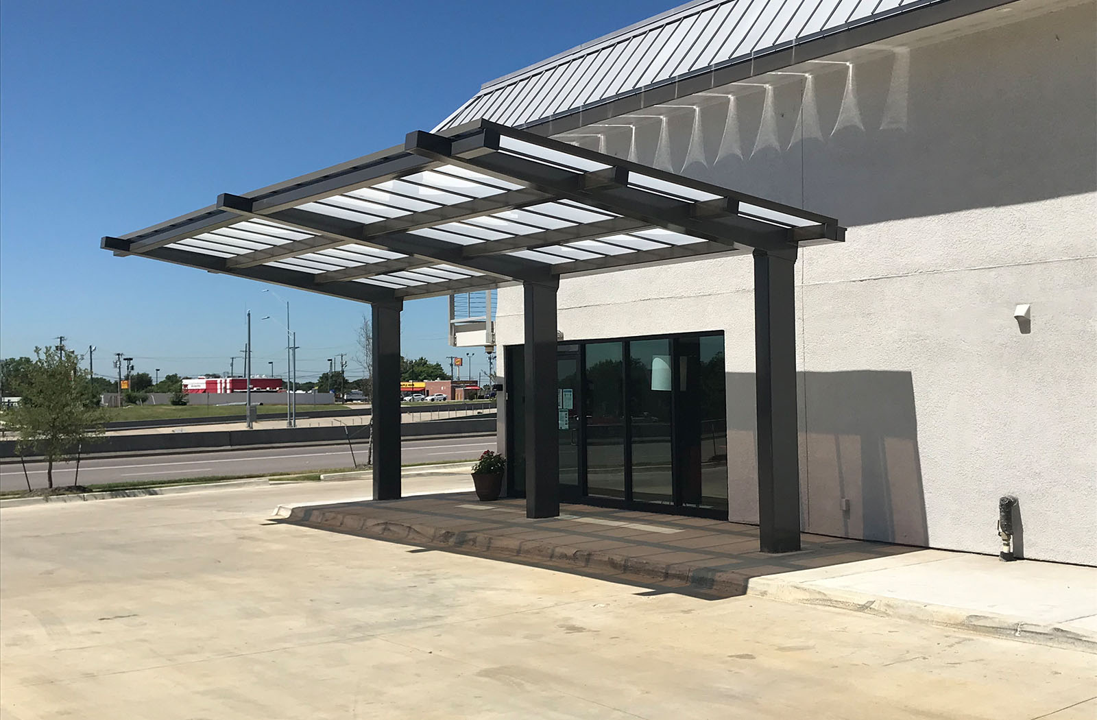 Motel 6-62182c-x-Entrance Canopy-Hospitality