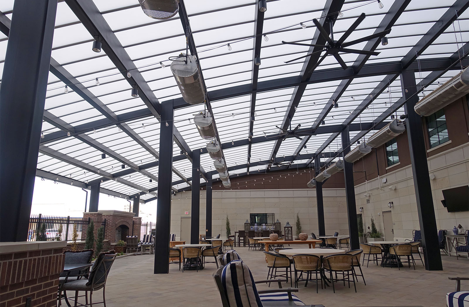 Salina Hilton-65542b-57x93-Rooftop-Hospitality