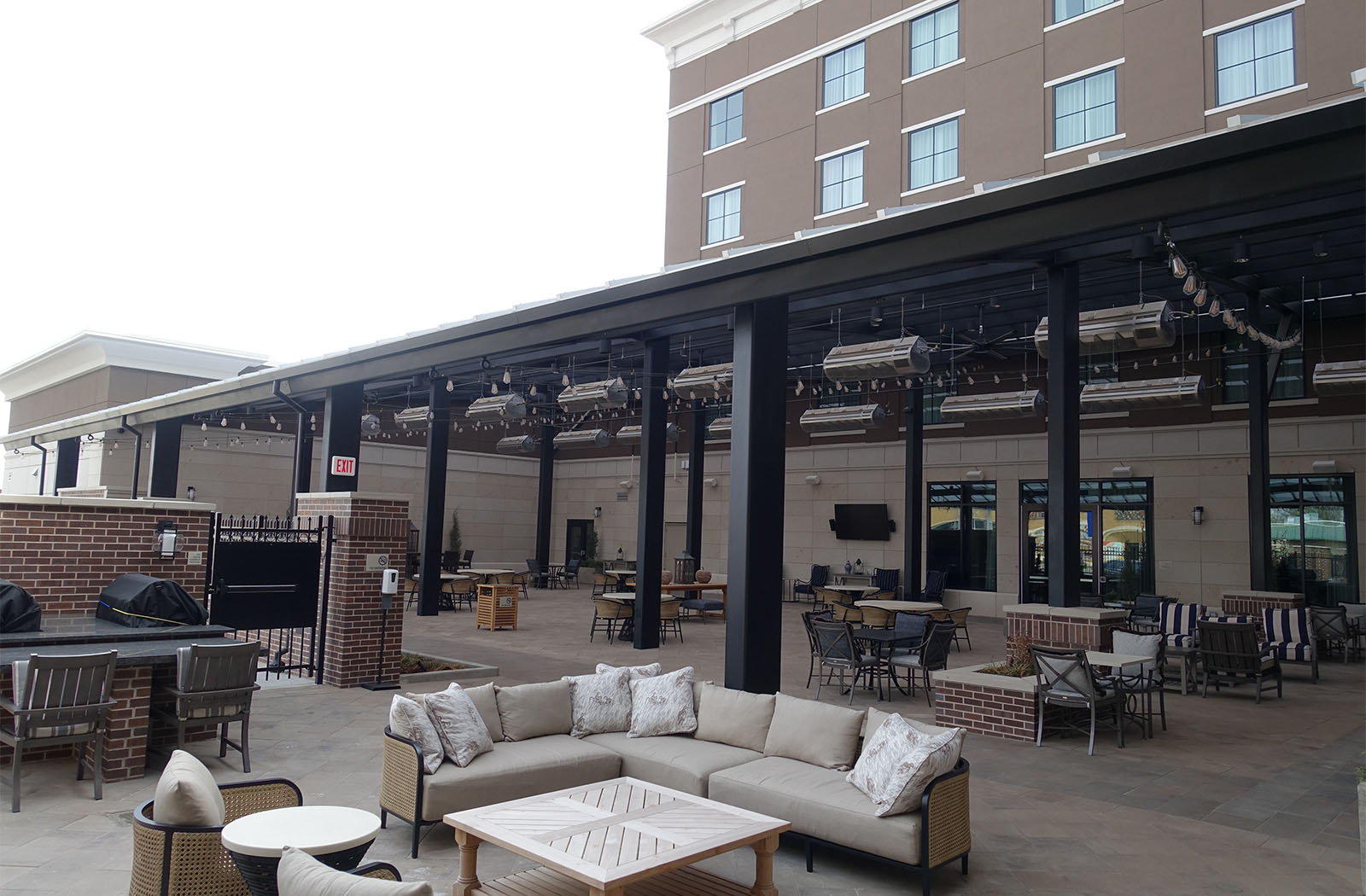 Salina Hilton-65542c-57x93-Rooftop-Hospitality